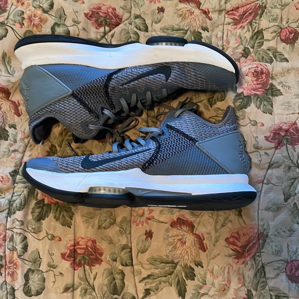 Men’s lebron lows